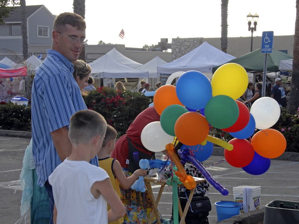 Oceanside Sunset Market