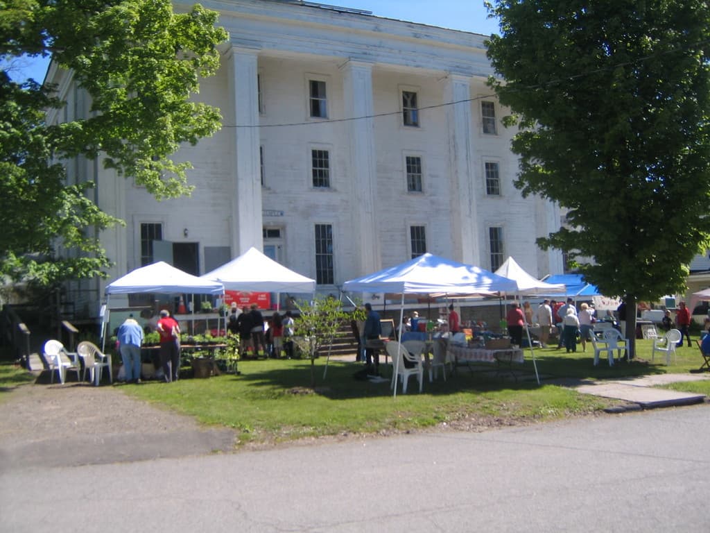 Franklin Farmers' Market at Chapel Hall