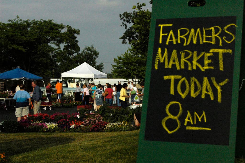 Farmers Market at Minnetrista