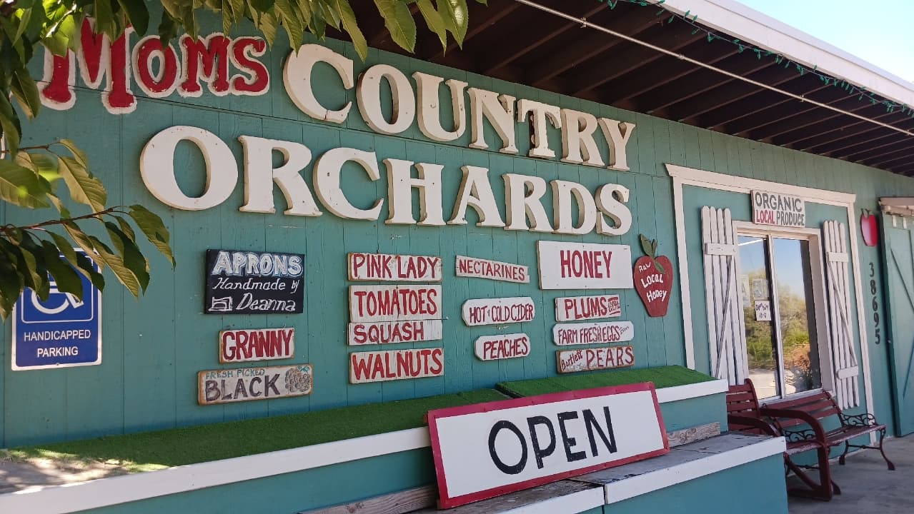 Moms Country Orchards