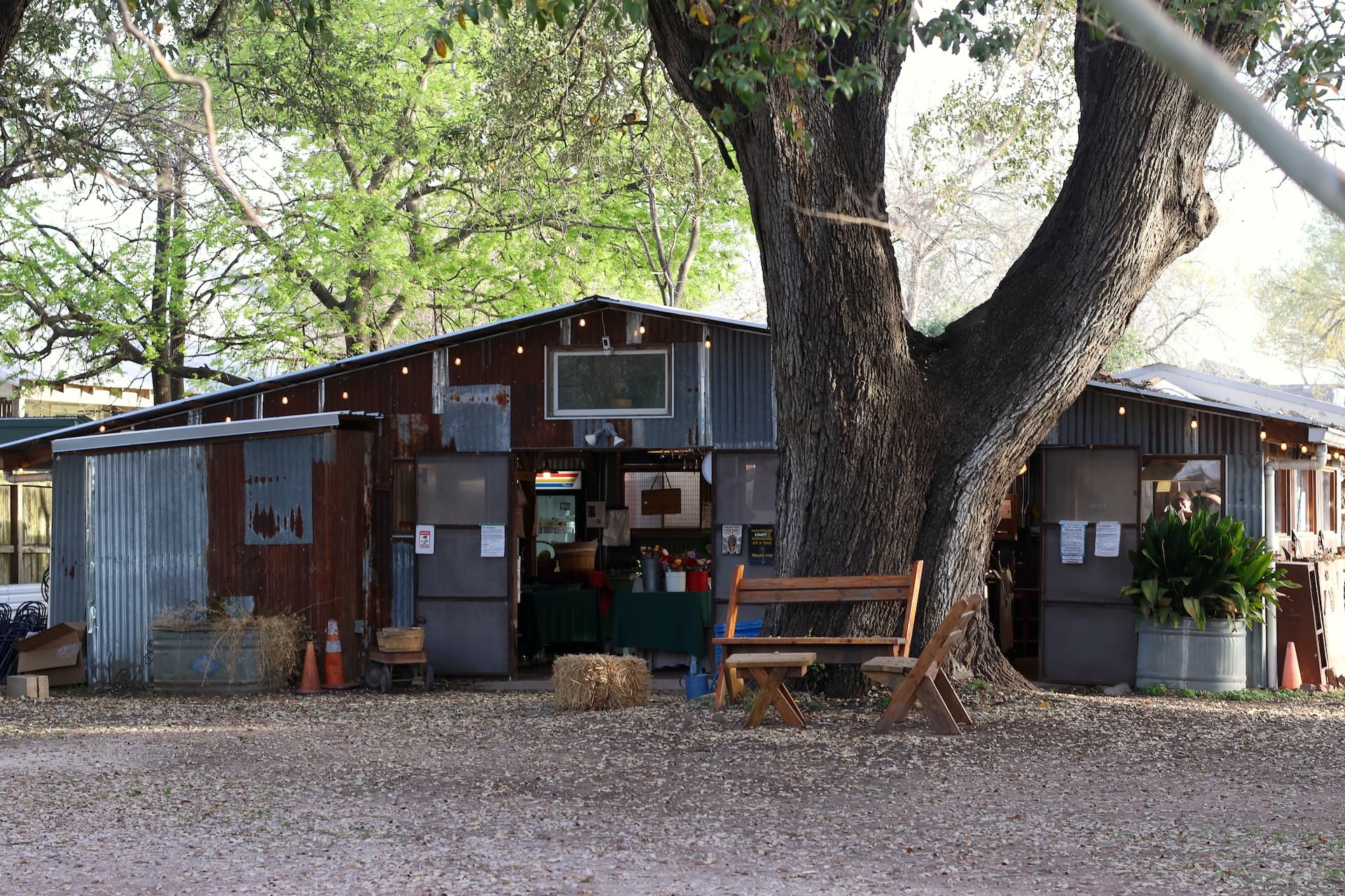 Boggy Creek Farm Stand / Market