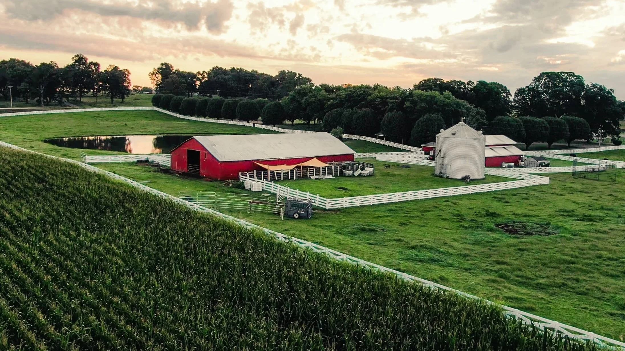 Smokin' Oaks Organic Farms & Market